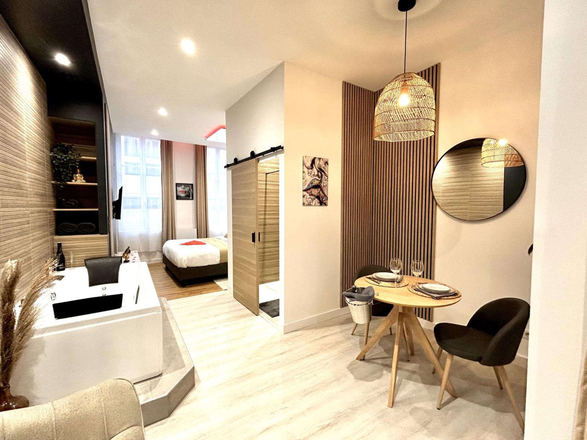 Suite Cosy Jacuzzi Troyes - Secrets D'Ana Exterior foto